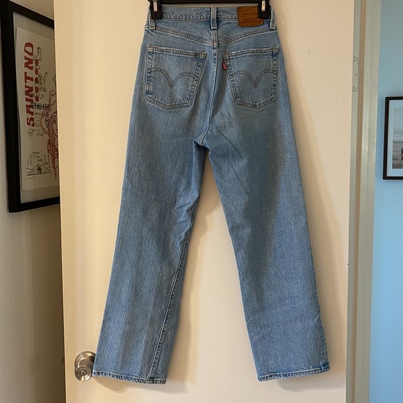 Levi’s - Picture 2 of 6